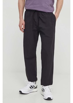 adidas Originals spodnie Premium Essentials Sweatpant męskie kolor czarny gładkie IS1796 ze sklepu PRM w kategorii Spodnie męskie - zdjęcie 170264241