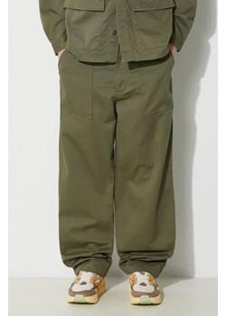 Universal Works spodnie bawełniane Fatigue Pant kolor zielony proste 132.LIGHT.OLIVE ze sklepu PRM w kategorii Spodnie męskie - zdjęcie 170264253