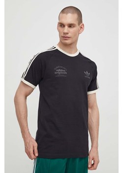 adidas Originals t-shirt bawełniany Sport Graphic Cali Tee męski kolor czarny z aplikacją IS1413 ze sklepu PRM w kategorii T-shirty męskie - zdjęcie 170264351