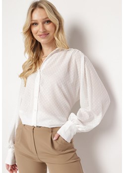 Biała Klasyczna Koszula z Tkaniny Plumeti w Kropki Grivana ze sklepu Born2be Odzież w kategorii Koszule damskie - zdjęcie 170267450