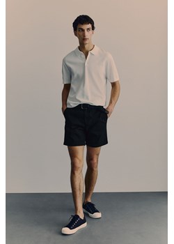 H & M - Szorty chinos Regular Fit - Czarny ze sklepu H&M w kategorii Spodenki męskie - zdjęcie 170274193