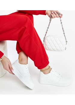 Białe sneakersy na platformie Mentha ze sklepu gemre w kategorii Buty sportowe damskie - zdjęcie 170283682