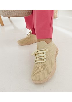 Beżowe materiałowe sneakersy Ornella ze sklepu gemre w kategorii Buty sportowe damskie - zdjęcie 170283841