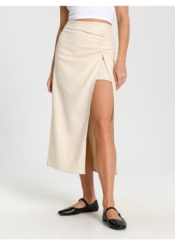 Sinsay - Spódnica midi z lnem - kremowy ze sklepu Sinsay w kategorii Spódnice - zdjęcie 170287030