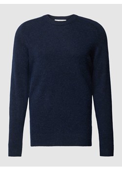 Sweter z dzianiny z prążkowanymi wykończeniami model ‘RAI’ ze sklepu Peek&Cloppenburg  w kategorii Swetry męskie - zdjęcie 170291733