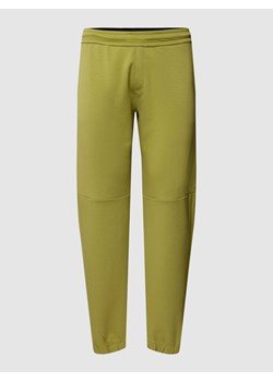 Spodnie dresowe z detalami z logo model ‘EMBOSSED’ ze sklepu Peek&Cloppenburg  w kategorii Spodnie męskie - zdjęcie 170295074