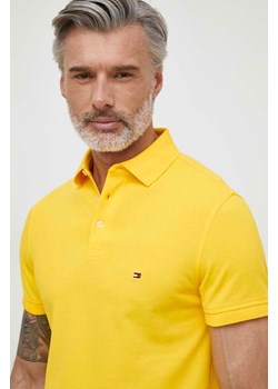 Tommy Hilfiger polo męski kolor żółty wzorzysty MW0MW17771 ze sklepu ANSWEAR.com w kategorii T-shirty męskie - zdjęcie 170299471