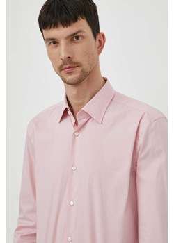 BOSS koszula męska kolor różowy slim z kołnierzykiem klasycznym 50512652 ze sklepu ANSWEAR.com w kategorii Koszule męskie - zdjęcie 170305362