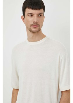 Calvin Klein t-shirt z domieszką jedwabiu kolor beżowy gładki ze sklepu ANSWEAR.com w kategorii T-shirty męskie - zdjęcie 170305674