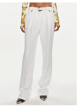 Versace Jeans Couture Spodnie materiałowe 76HAA111 Biały Slim Fit ze sklepu MODIVO w kategorii Spodnie damskie - zdjęcie 170322943