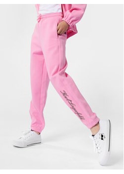 Karl Lagerfeld Kids Spodnie dresowe Z30069 D Różowy Regular Fit ze sklepu MODIVO w kategorii Spodnie dziewczęce - zdjęcie 170322994