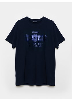 Koszulka męska z błyszczącym nadrukiem granatowa Miles 403 ze sklepu Big Star w kategorii T-shirty męskie - zdjęcie 170323633