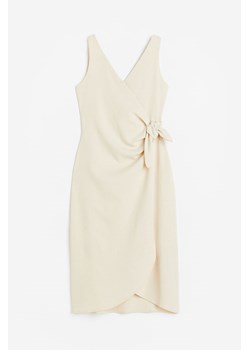 H & M - Kopertowa sukienka w serek - Beżowy ze sklepu H&M w kategorii Sukienki - zdjęcie 170335343