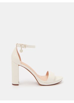 Mohito - Białe sandały na słupku - biały ze sklepu Mohito w kategorii Sandały damskie - zdjęcie 170340703