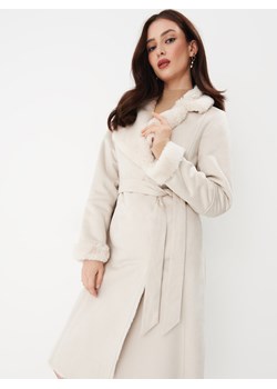 Mohito - Kremowy płaszcz z wiązaniem - kremowy ze sklepu Mohito w kategorii Płaszcze damskie - zdjęcie 170340823