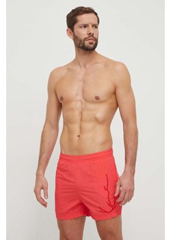 Karl Kani szorty kąpielowe kolor czerwony ze sklepu ANSWEAR.com w kategorii Kąpielówki - zdjęcie 170345263