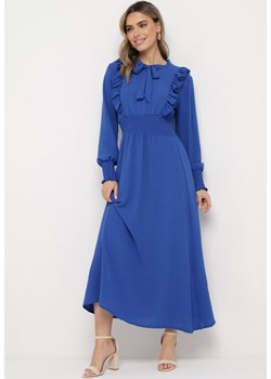 Niebieska Rozkloszowana Sukienka Maxi Wiązana przy Dekolcie Ozdobiona Falbankami Nuteki ze sklepu Born2be Odzież w kategorii Sukienki - zdjęcie 170379184