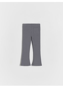 Reserved - Spodnie flare z kieszenią - ciemnoszary ze sklepu Reserved w kategorii Spodnie i półśpiochy - zdjęcie 170382741