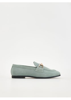 Reserved - Zamszowe loafersy - jasnozielony ze sklepu Reserved w kategorii Lordsy damskie - zdjęcie 170382791