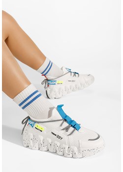 Białe sneakersy damskie Caledonia ze sklepu Zapatos w kategorii Buty sportowe damskie - zdjęcie 170395122