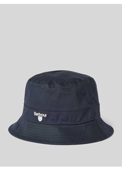 Czapka typu bucket hat z wyhaftowanym logo ze sklepu Peek&Cloppenburg  w kategorii Kapelusze męskie - zdjęcie 170395760