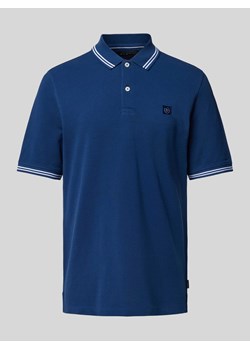 Koszulka polo z obszyciem w kontrastowym kolorze ze sklepu Peek&Cloppenburg  w kategorii T-shirty męskie - zdjęcie 170396782