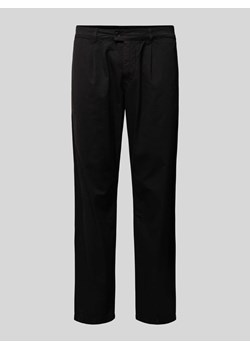 Spodnie o kroju regular fit z zakładkami w pasie i szlufkami na pasek ze sklepu Peek&Cloppenburg  w kategorii Spodnie męskie - zdjęcie 170397142