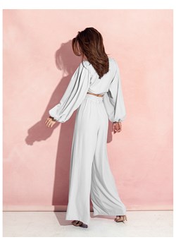 Elegancki komplet z wiązaną bluzką SHARPAY - biały ze sklepu magmac.pl w kategorii Komplety i garnitury damskie - zdjęcie 170403482