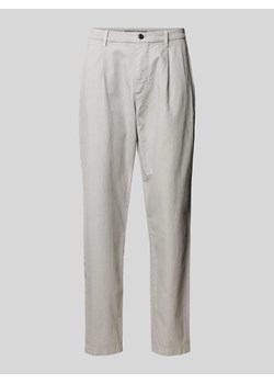 Chinosy o kroju regular fit z zakładkami w pasie model ‘HARLEM’ ze sklepu Peek&Cloppenburg  w kategorii Spodnie męskie - zdjęcie 170408851