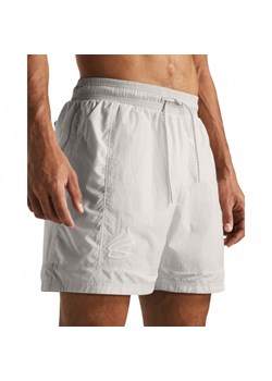 Męskie spodenki do koszykówki under Armour Curry Woven Short - białe 19.04 ze sklepu Sportstylestory.com w kategorii Spodenki męskie - zdjęcie 170410474