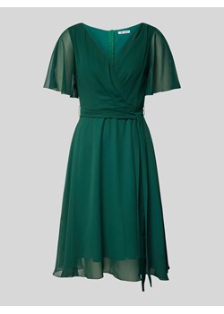 Sukienka koktajlowa o długości do kolan z wiązanym paskiem ze sklepu Peek&Cloppenburg  w kategorii Sukienki - zdjęcie 170413314