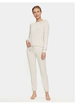 Ugg Komplet sweter i spodnie materiałowe Gable 1117993 Beżowy Relaxed Fit ze sklepu MODIVO w kategorii Spodnie damskie - zdjęcie 170424571