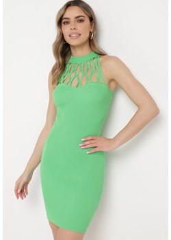 Zielona Dopasowana Sukienka Mini z Ozdobnym Dekoltem z Prążkowanej Dzianiny Kaile ze sklepu Born2be Odzież w kategorii Sukienki - zdjęcie 170440994