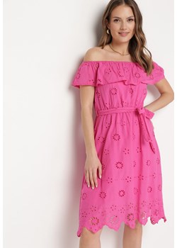 Różowa Sukienka z Haftowanej Tkaniny o Fasonie Hiszpanki z Paskiem w Talii Glisara ze sklepu Born2be Odzież w kategorii Sukienki - zdjęcie 170441194