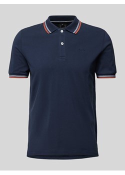 Koszulka polo o kroju slim fit z paskami w kontrastowym kolorze ze sklepu Peek&Cloppenburg  w kategorii T-shirty męskie - zdjęcie 170451073