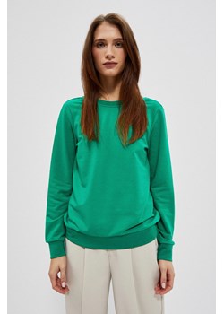 Bluza z dekoltem na plecach zielona ze sklepu Moodo.pl w kategorii Bluzy damskie - zdjęcie 170454531