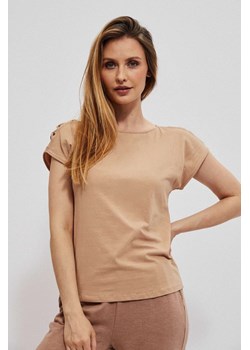 Bluzka z ozdobnymi rękawami karmelowa ze sklepu Moodo.pl w kategorii Bluzki damskie - zdjęcie 170455601