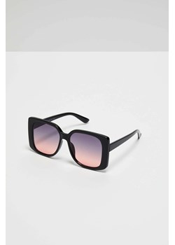 Okulary przeciwsłoneczne z prostokątnymi grubymi oprawkami czarne ze sklepu Moodo.pl w kategorii Okulary przeciwsłoneczne damskie - zdjęcie 170456581