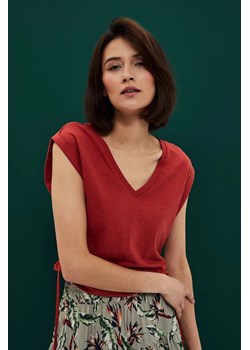 Bawełniana bluzka ze ściągaczem rubinowa ze sklepu Moodo.pl w kategorii Bluzki damskie - zdjęcie 170456950