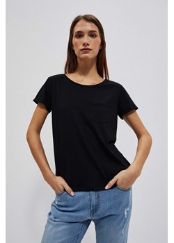 Bawełniany t-shirt z kieszkonką i krótkimi rękawami czarny ze sklepu Moodo.pl w kategorii Bluzki damskie - zdjęcie 170460604