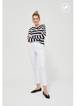 Spodnie rurki lyocell białe ze sklepu Moodo.pl w kategorii Spodnie damskie - zdjęcie 170460984