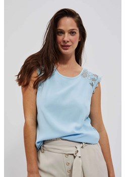 Koszulowa bluzka z ażurowym rękawem ze sklepu Moodo.pl w kategorii Bluzki damskie - zdjęcie 170462841