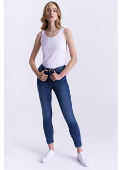 Koszulka damska na ramiączka biała ze sklepu 5.10.15 w kategorii Bluzki damskie - zdjęcie 170469941