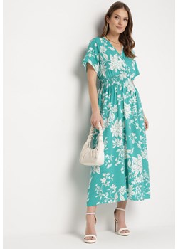 Jasnozielona Sukienka Długa z Kopertową Górą w Kwiatowy Print Solmare ze sklepu Born2be Odzież w kategorii Sukienki - zdjęcie 170478751