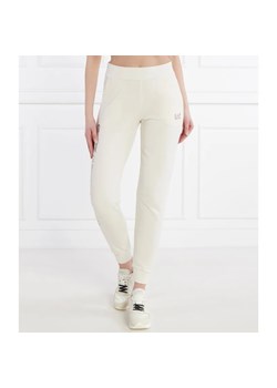 EA7 Spodnie dresowe | Regular Fit ze sklepu Gomez Fashion Store w kategorii Spodnie damskie - zdjęcie 170493324