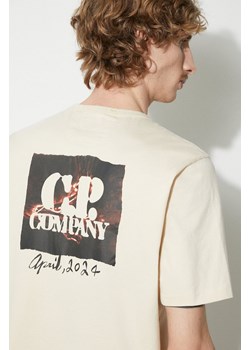 C.P. Company t-shirt bawełniany Mercerized Jersey Twisted Graphic męski kolor beżowy z nadrukiem 16CMTS163A006203W ze sklepu PRM w kategorii T-shirty męskie - zdjęcie 170503552