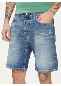 Pepe Jeans Szorty jeansowe Relaxed Short Repair PM801074 Niebieski Relaxed Fit ze sklepu MODIVO w kategorii Spodenki męskie - zdjęcie 170507571
