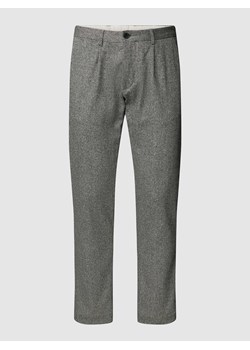 Spodnie o kroju straight fit z zakładkami w pasie i wzorem na całej powierzchni ze sklepu Peek&Cloppenburg  w kategorii Spodnie męskie - zdjęcie 170512532