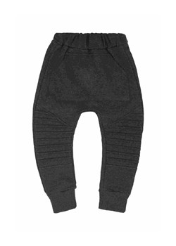 Spodnie dresowe chłopięce ciemno-szare z ozdobnymi przeszyciami Tup Tup ze sklepu 5.10.15 w kategorii Spodnie chłopięce - zdjęcie 170524222