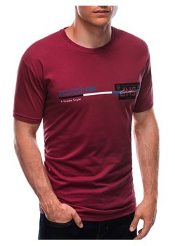 T-shirt męski z nadrukiem 1715S - bordowy ze sklepu Edoti w kategorii T-shirty męskie - zdjęcie 170526372